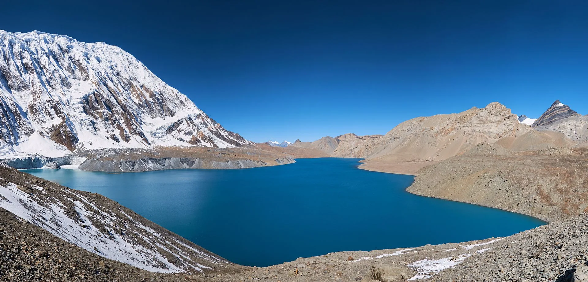 Peak_Tilicho_and_Lake_Tilicho