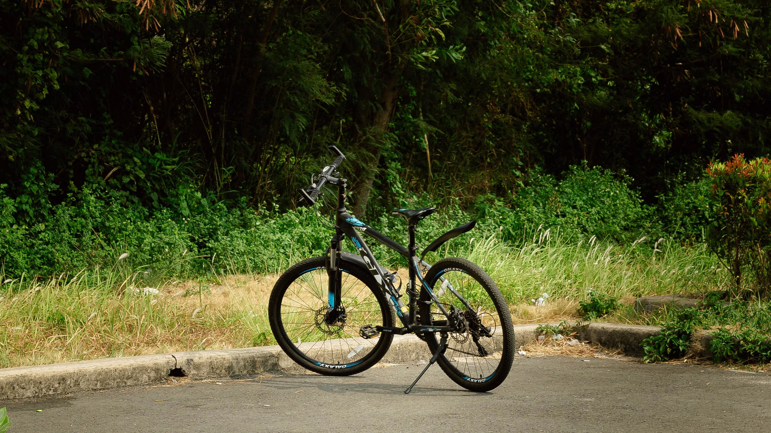 Kathmandu Valley Cycling